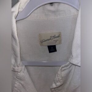 Universal Thread white cropped shirt - Size Medium